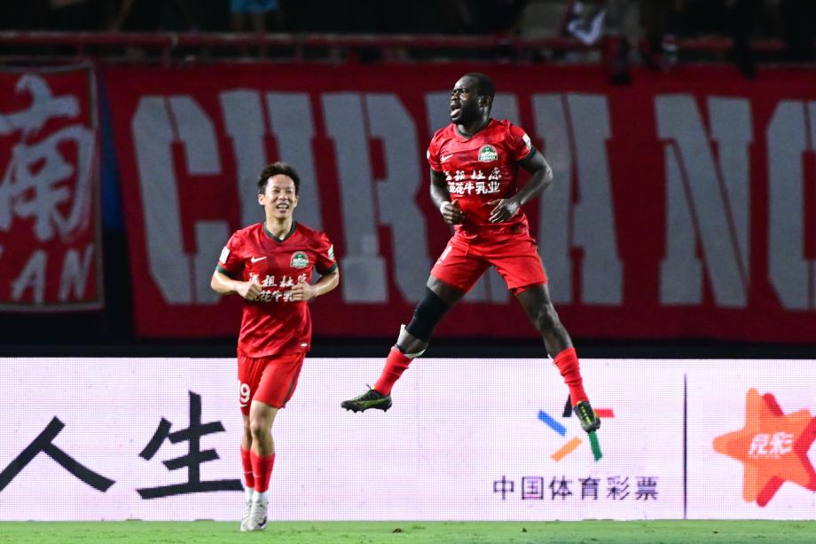 阿奇姆彭梅开二度 河南主场大胜深圳新鹏城