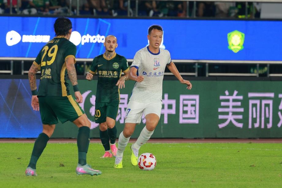 中超-路易斯中框卢卡斯失良机 申花0-0浙江3轮不胜