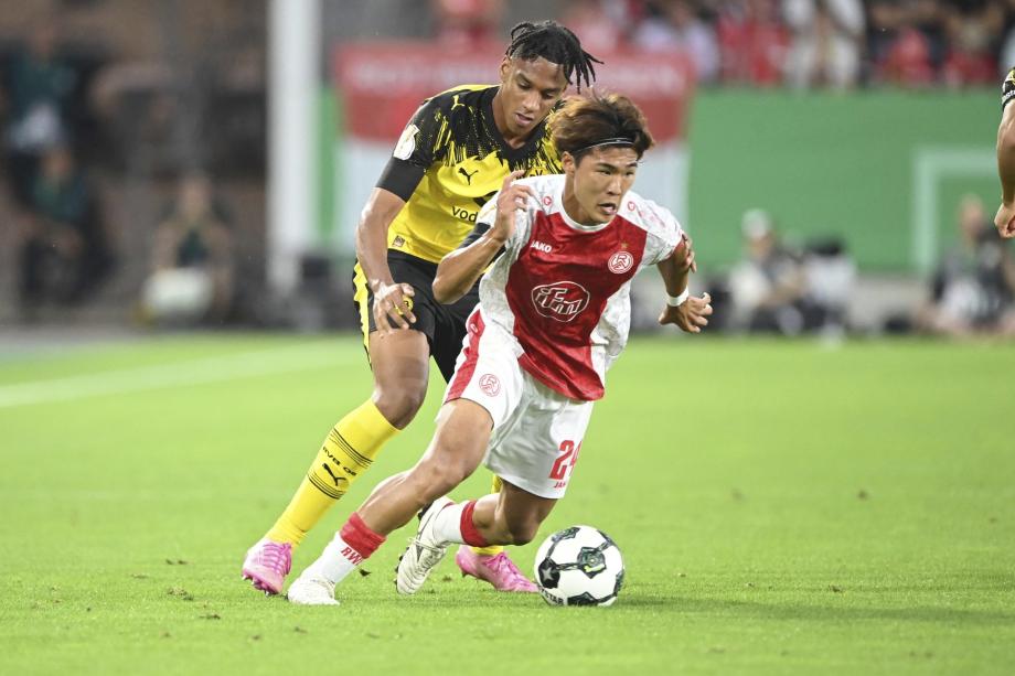 德国杯-多特1-0客胜德丙球队红白埃森成功晋级