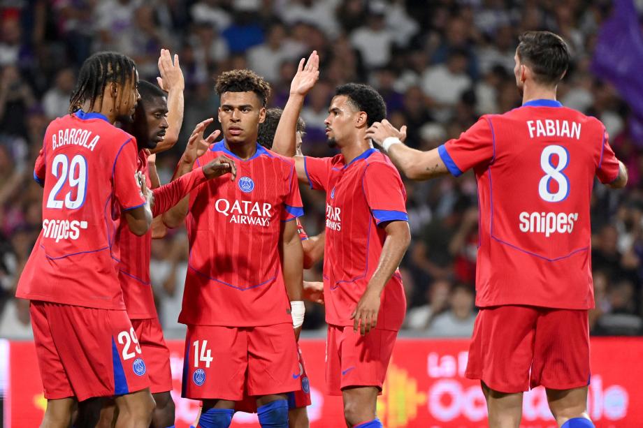 内维斯戴帽登贝莱双响 巴黎圣日耳曼6-3图卢兹