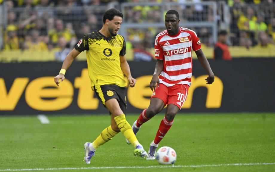 德甲-吉拉西梅开二度 多特蒙德3-0柏林联合取首胜