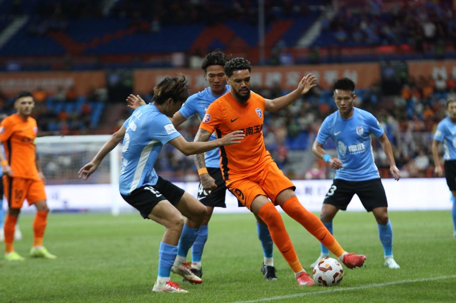 佩尼亚进球奥斯卡扳平比分 玉昆主场平英博