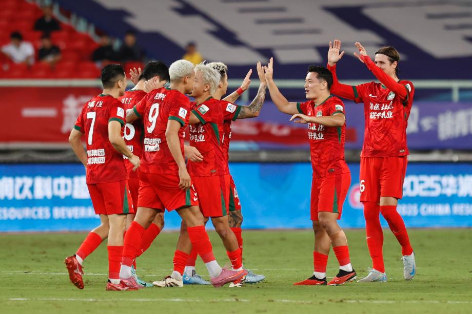 阿奇姆彭梅开二度 河南队客场大胜武汉三镇