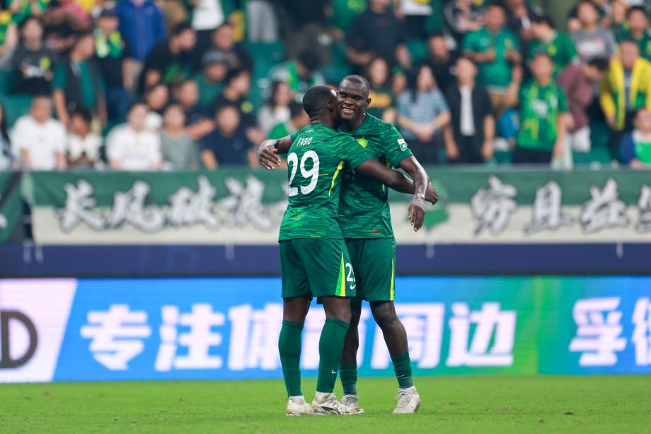 法比奥帽子戏法 北京国安主场战胜大连英博