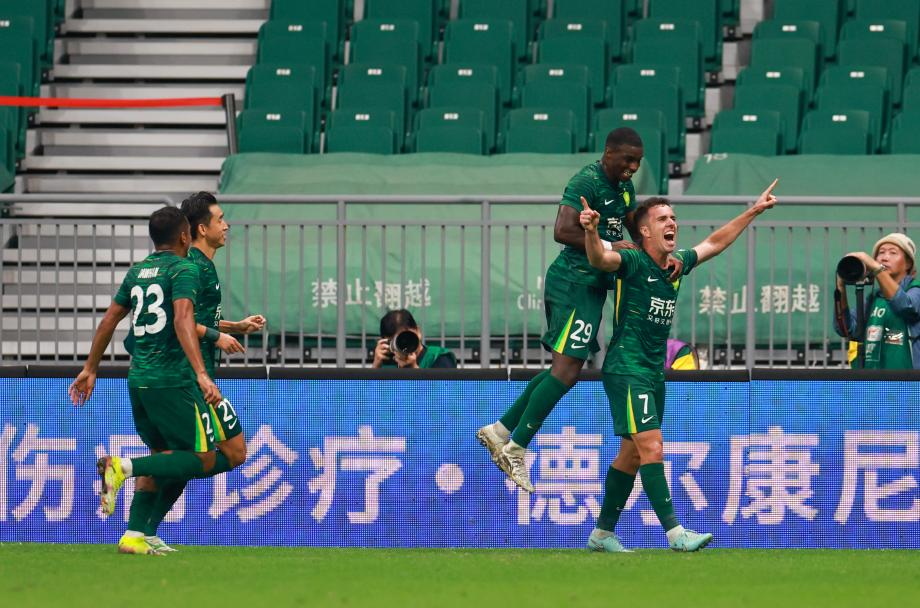 法比奥帽子戏法 北京国安主场战胜大连英博