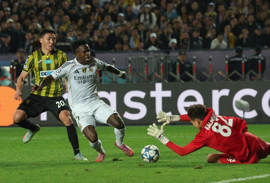 姆巴佩戴帽库尔图瓦助攻 皇马5-0获欧冠2连胜