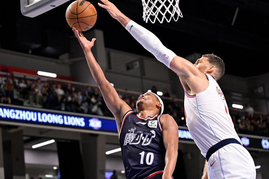 季前赛-奥拉迪波24分 广州下半场崩盘47分不敌快船