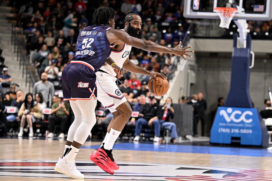 季前赛-奥拉迪波24分 广州下半场崩盘47分不敌快船