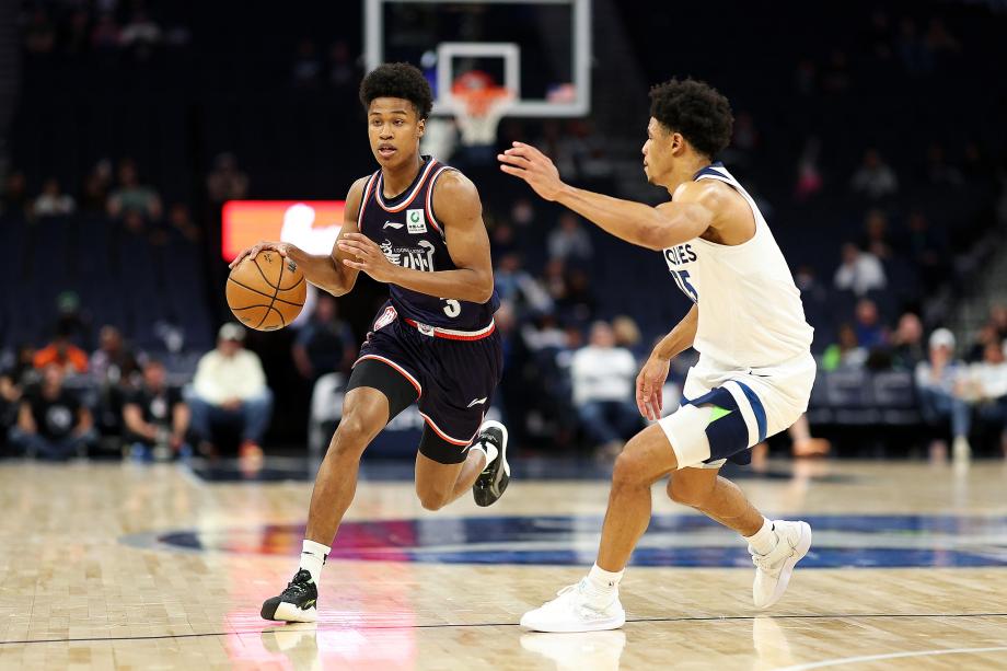 季前赛-奥拉迪波14分 森林狼60分大胜广州龙狮