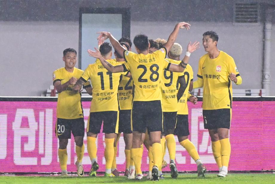 于汉超破门 上海申花2-1逆转青岛西海岸