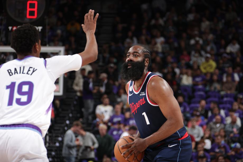 首节崩盘！哈登15+11凯斯勒7中7 快船惨败爵士