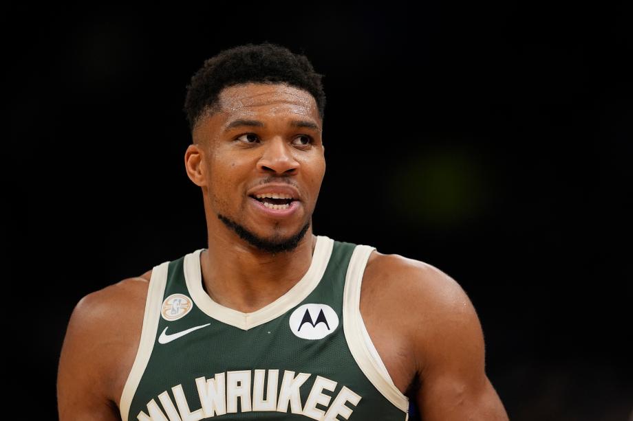 字母哥37+14+5波特伤退 雄鹿7人上双轻取奇才