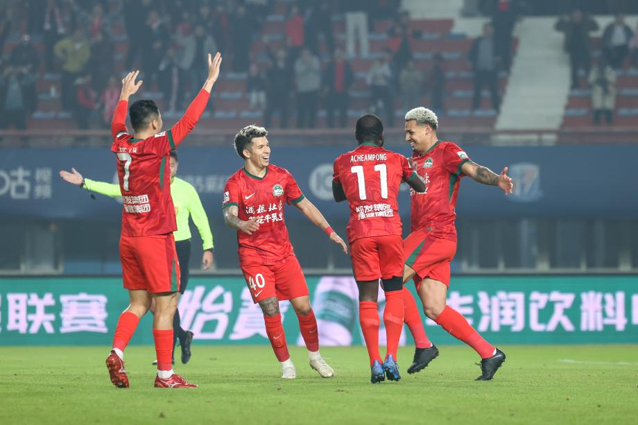 李提香乌龙亚戈补时破门 河南主场战平浙江