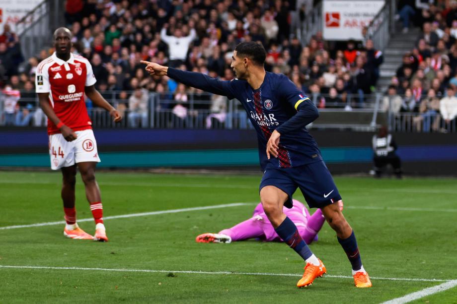 法甲-阿什拉夫双响 巴黎圣日耳曼3-0布雷斯特