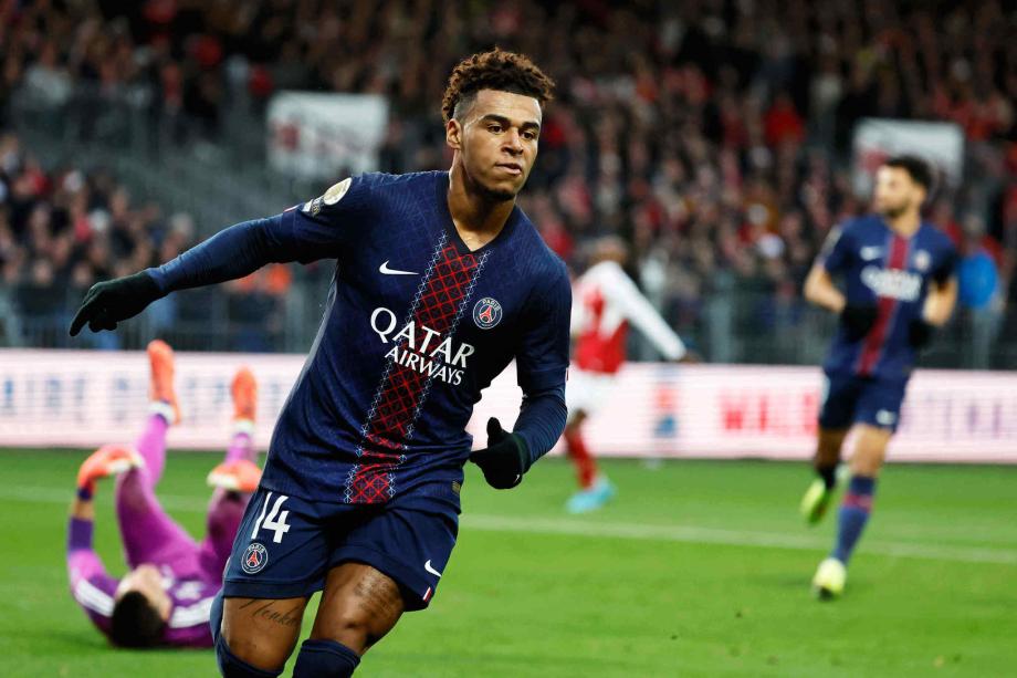 法甲-阿什拉夫双响 巴黎圣日耳曼3-0布雷斯特