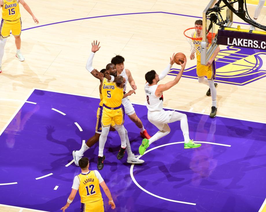 杨瀚森1分1板里夫斯空砍41分 开拓者力克湖人