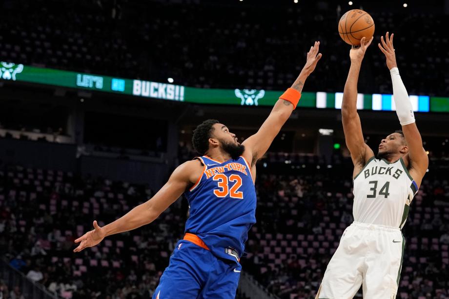 字母哥37+8+7布伦森空砍36分 雄鹿胜尼克斯