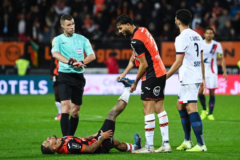 法甲-门德斯破门杜埃伤退 巴黎1-1洛里昂领跑