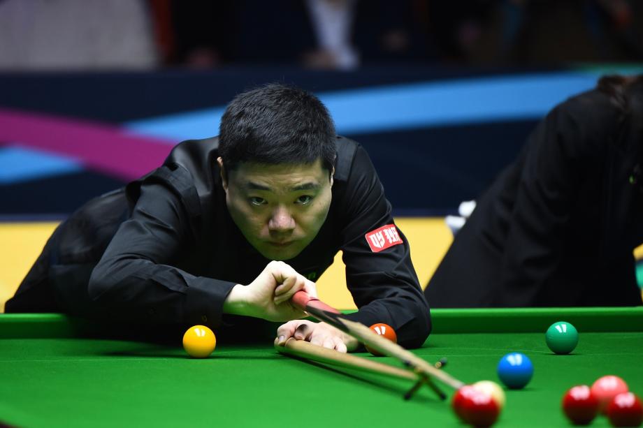 [图]丁俊晖2-6不敌墨菲 无缘斯诺克国锦赛八强