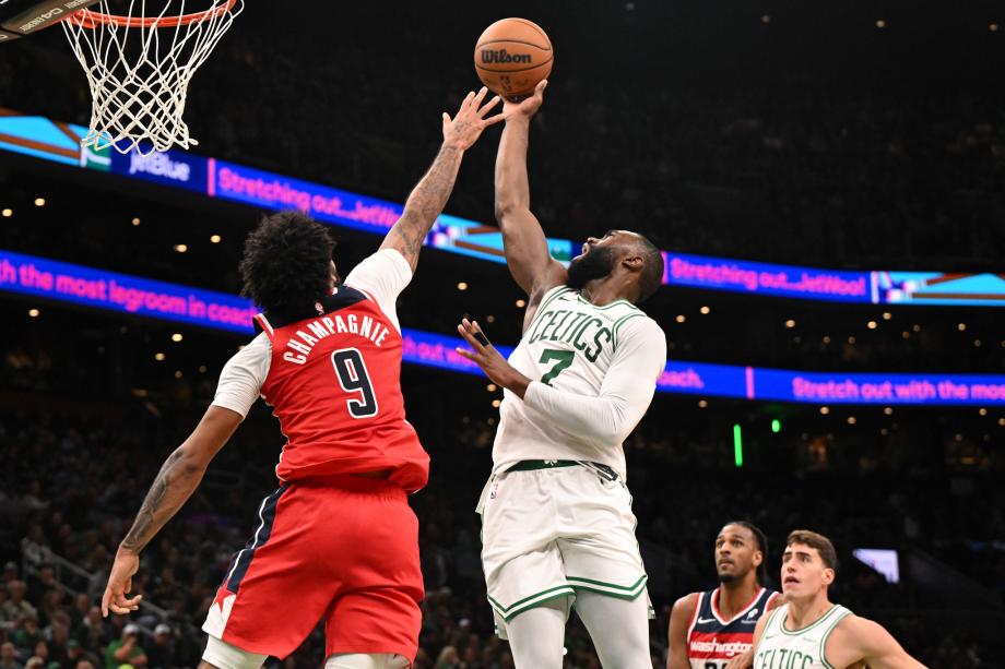 布朗35+5+5普理查德18分 绿军送奇才6连败