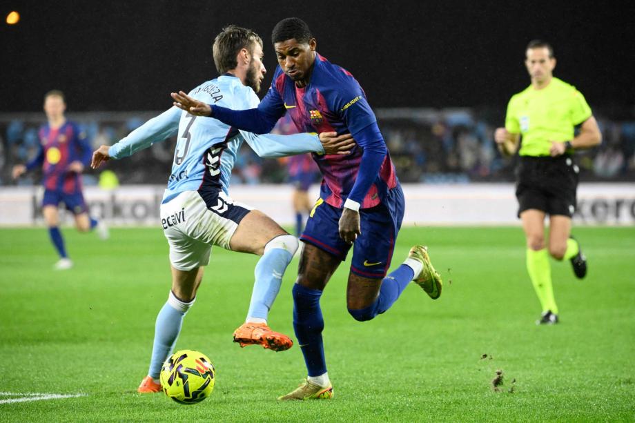 西甲-莱万戴帽亚马尔破门 巴萨4-2塞尔塔