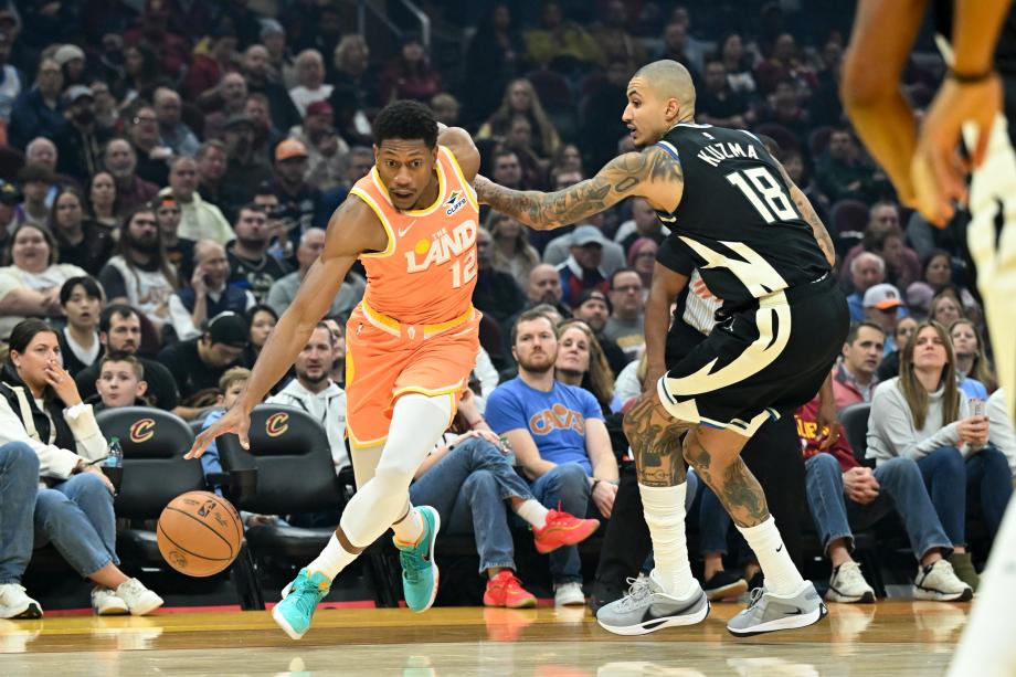 字母哥伤退米切尔37+5+7 骑士力克雄鹿