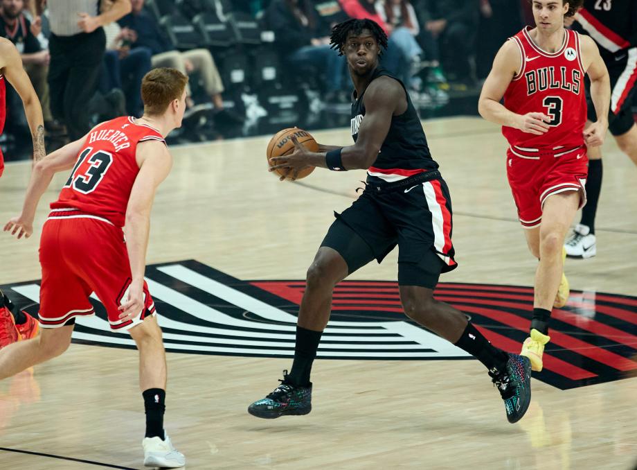 杨瀚森2分2板武切维奇压哨绝杀 公牛胜开拓者