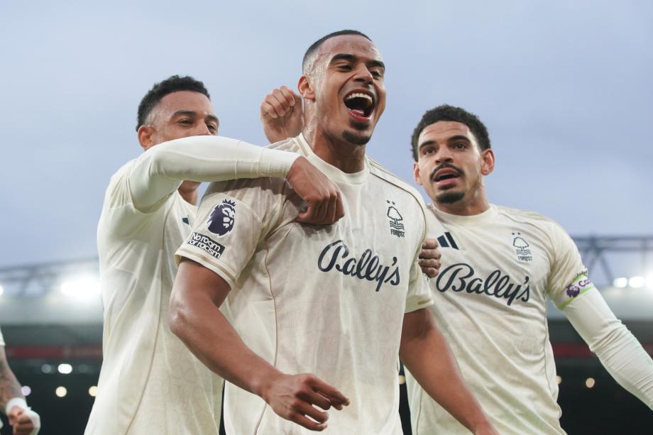 [图]近7轮遭6负！利物浦0-3诺丁汉森林跌至第11名正规配资平台app