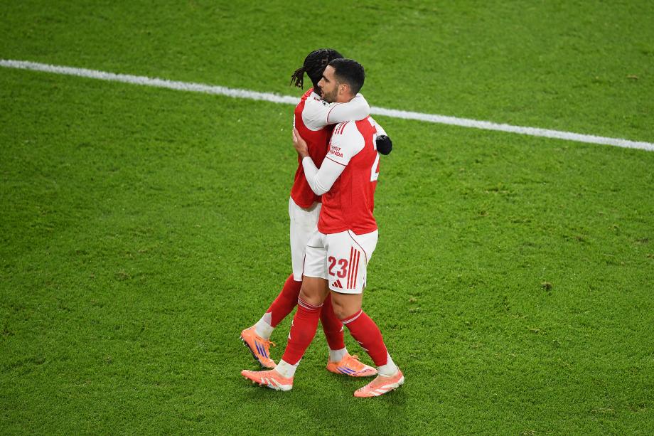 主场击败拜仁 阿森纳五连胜领跑积分榜