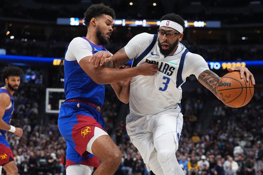 戴维斯32+13约基奇空砍29+20+13 独行侠胜掘金