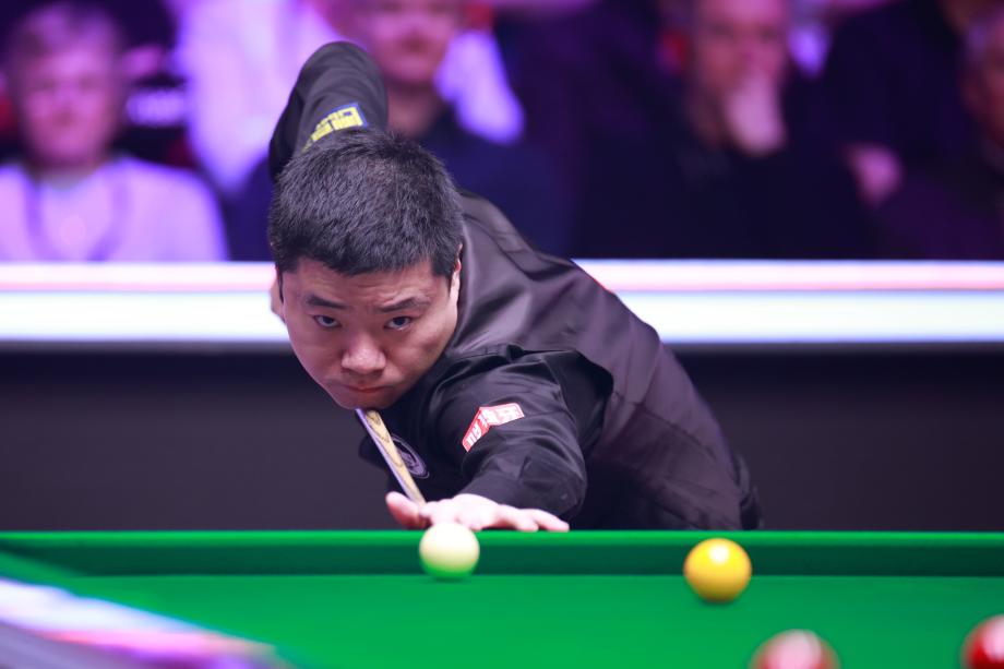 [图]丁俊晖力克徐念念 晋级斯诺克英锦赛16强