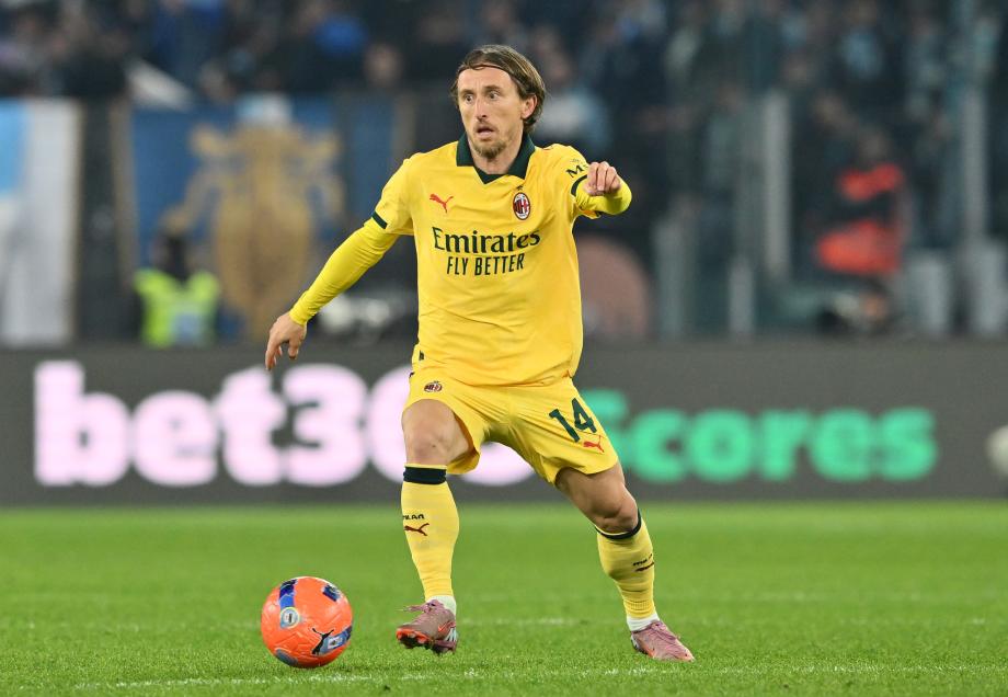 拉齐奥终结AC米兰13场不败 晋级意大利杯八强