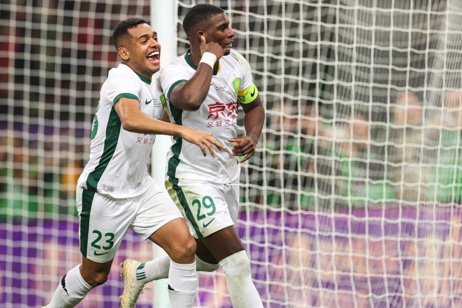 [图]足协杯-法比奥戴帽 国安3-0河南夺冠获亚冠资格