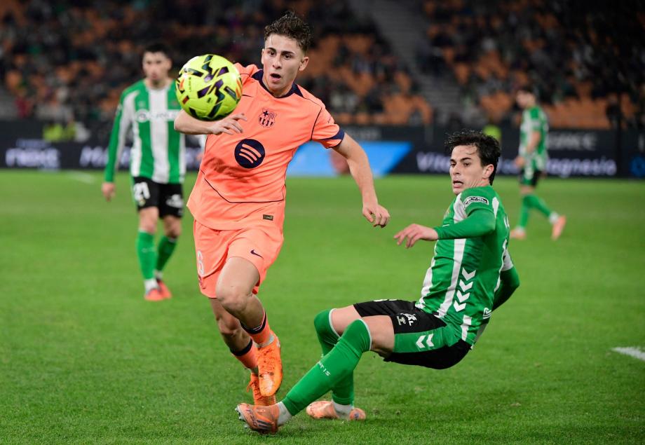 费兰戴帽巴萨三人失单刀 巴萨5-3贝蒂斯迎6连胜