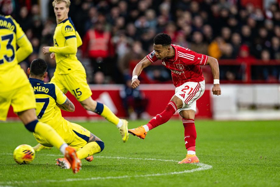 英超-奥多伊2射1传 热刺0-3不敌诺丁汉森林