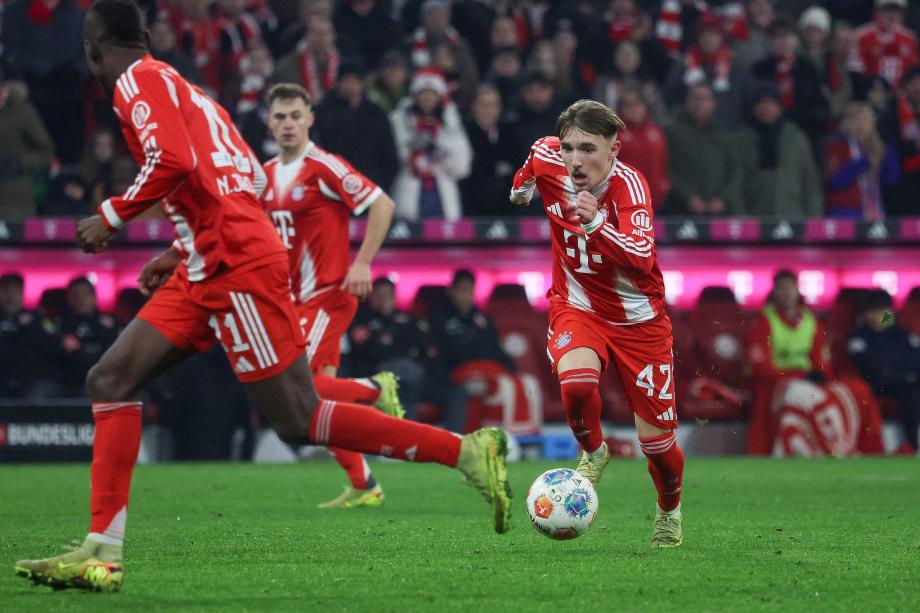 德甲-卡尔连场破门凯恩点射 拜仁2-2战平美因茨