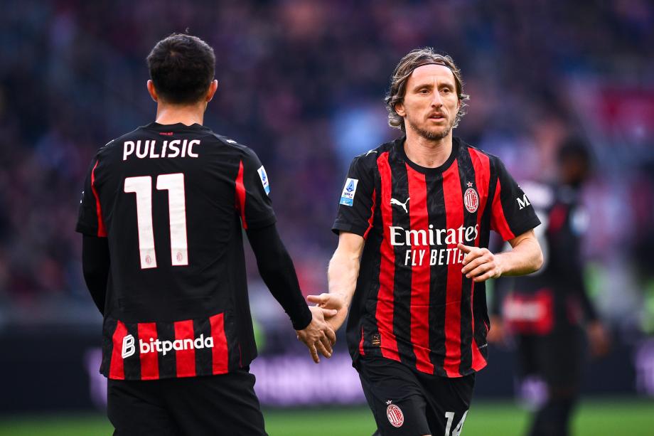 意甲-恩昆库双响普利西奇建功 AC米兰3-0维罗纳