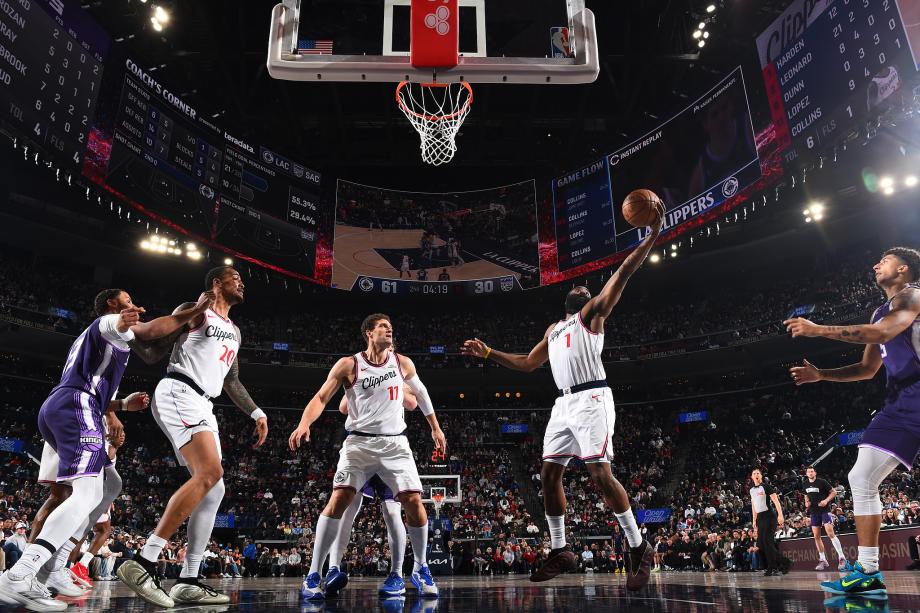 NBA：莱昂纳德哈登合砍54分 快船41分大胜国王