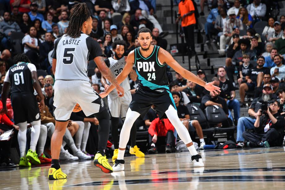 阿夫迪亚29+11+10杨瀚森2分 开拓者险胜马刺