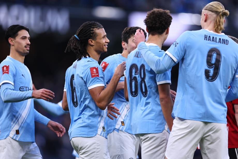 足总杯-塞梅尼奥传射 曼城10-1埃克塞特城晋级