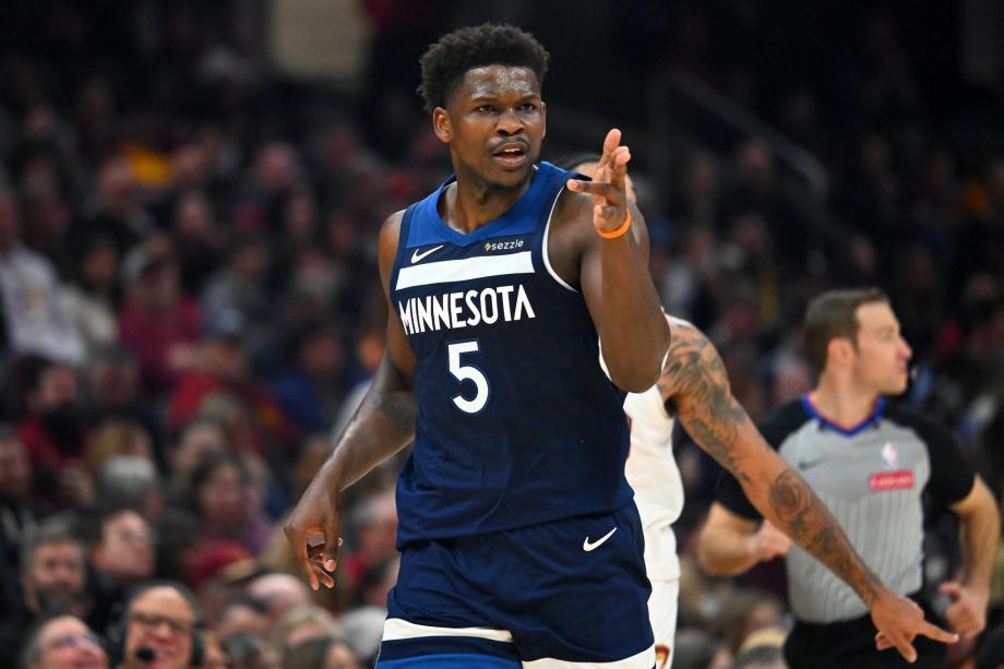 爱德华兹25+5骑士5人得分20+主场复仇森林狼