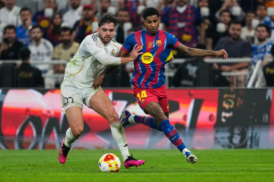 西超杯-拉菲尼亚双响维尼修斯一条龙 巴萨卫冕