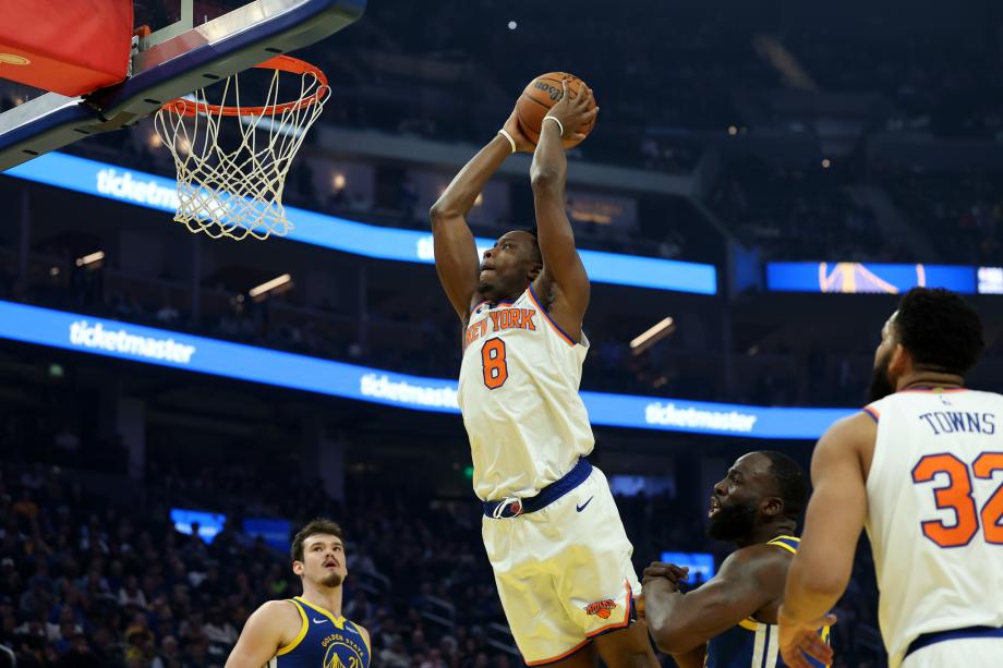 库里27+7巴特勒32+8 勇士主场力克尼克斯夺连胜