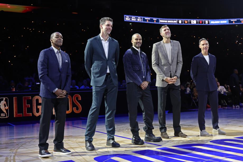 莫兰特复出灰熊伦敦赛大胜魔术 多位NBA名宿现身