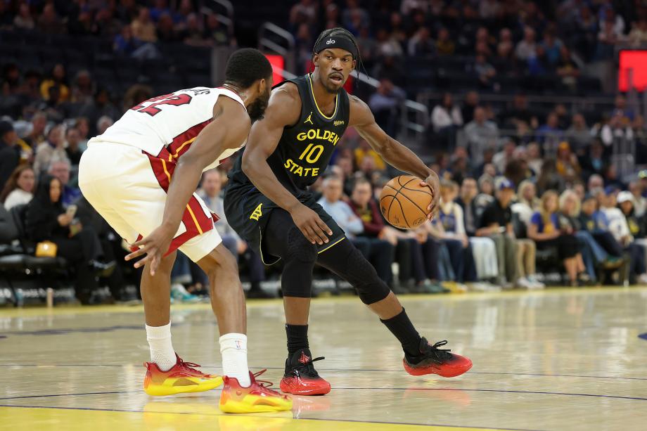 库里19+11巴特勒17分 勇士击败热火4连胜