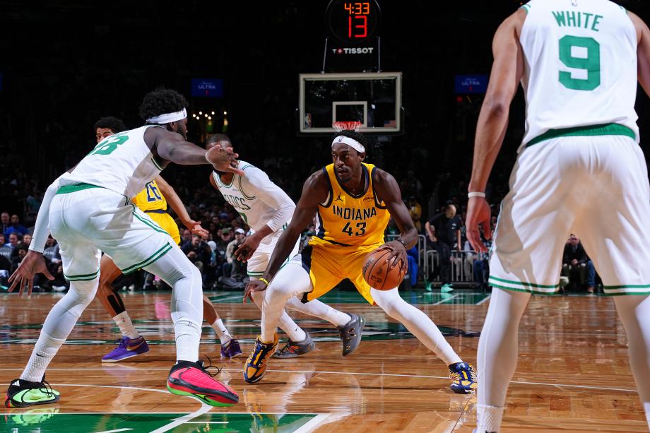 布朗30+10西亚卡姆32+10 凯尔特人轻取步行者