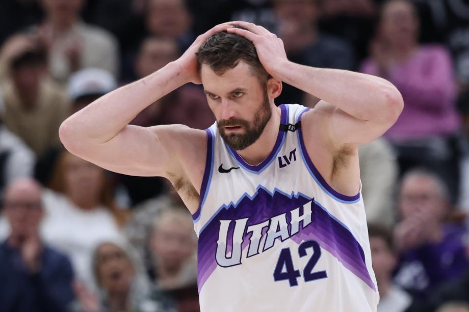 文班亚马26+13福克斯31分 马刺客场战胜爵士