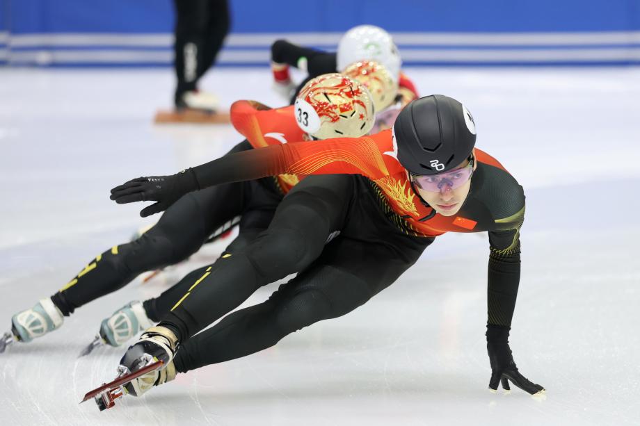 [图]中国短谈速滑队进行公开检修 剑指米兰冬奥会