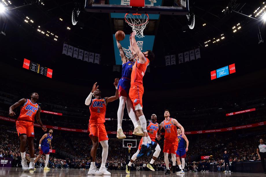 亚历山大34+5+13 雷霆客场轻取掘金