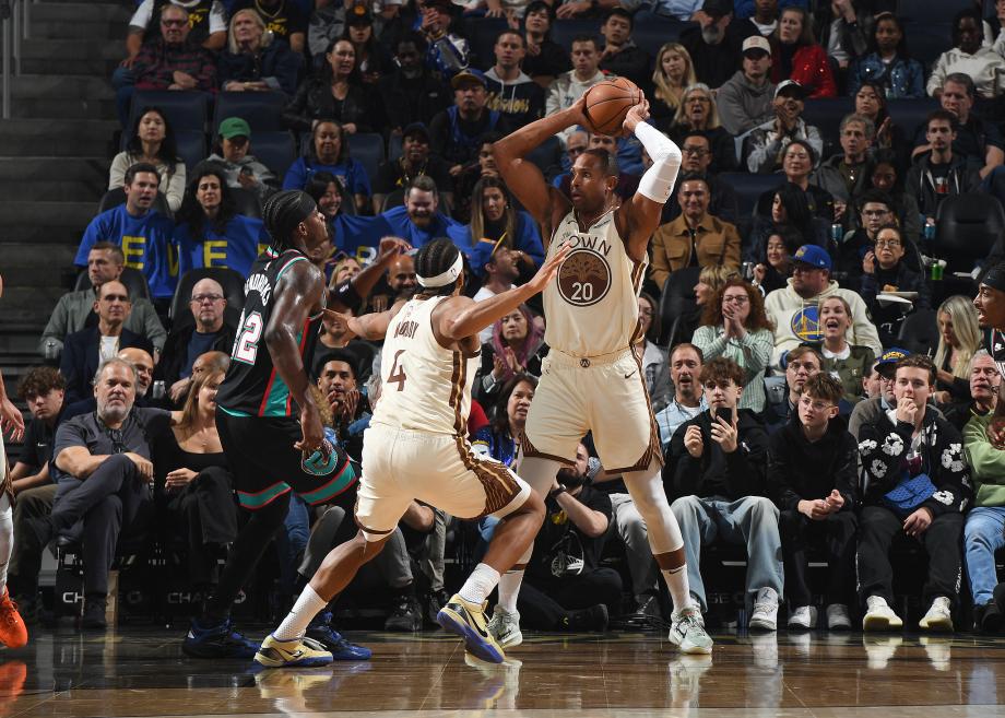 斯宾塞准绝杀霍福德16+9 勇士主场17分逆转灰熊